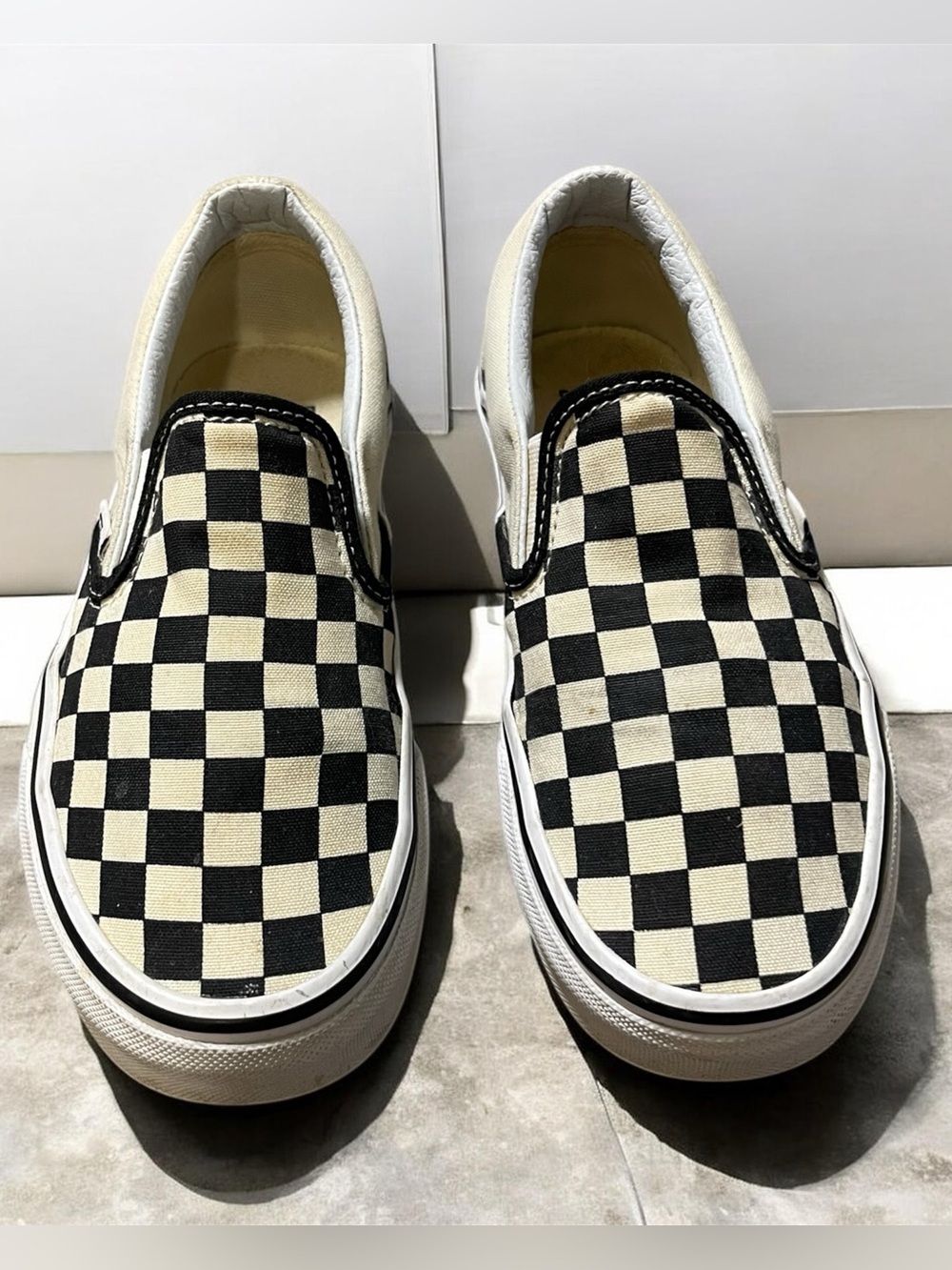 VANS Classic Slip-on Checkered Sneakers - Picture 2 of 6